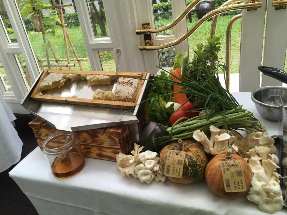 Honeycomb display at partner venue